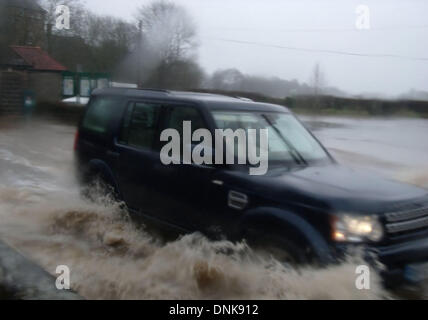 Bovey Tracey, Devon, UK. 1. Januar 2014. Starker Regen führte zu Überschwemmungen in Bovey Tracey. Bildnachweis: Nidpor/Alamy Live-Nachrichten Stockfoto