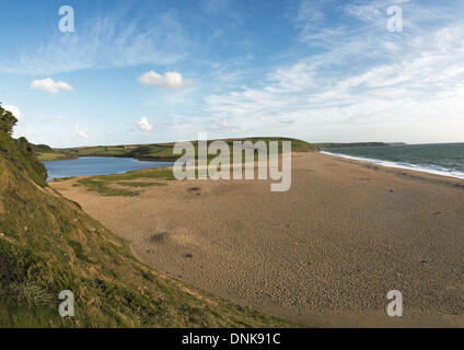 Datei-PICS: Loe Bar in der Nähe von Porthleven, Cornwall. 1. Januar 2014. Person vermisst im Meer in Loe Bar, in der Nähe von Porthleven, Cornwall. Original Foto Datum 16. Oktober 2012.  Bildnachweis: Bob Sharples/Alamy Live-Nachrichten Stockfoto