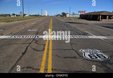 Route 66 Mittelpunkt, Adrian, Texas - auf halber Strecke zwischen Chicago und Los Angeles - 1139 Meilen in jede Richtung Stockfoto