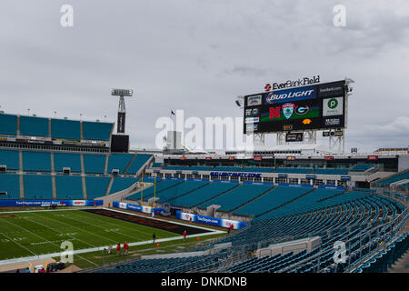 Jacksonville, Florida, USA. 1. Januar 2014. Allgemeine Anzeigen des Feldes in der 2014 Taxslayer.com Gator Bowl vor dem Start der Spielaktion Georgia Bulldogs und die Nebraska Cornhuskers bei EverBank Field in Jacksonville, Florida. Bildnachweis: Cal Sport Media/Alamy Live-Nachrichten Stockfoto