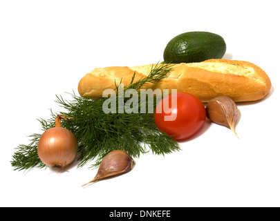 Gemüse und Brot isoliert auf weiss Stockfoto