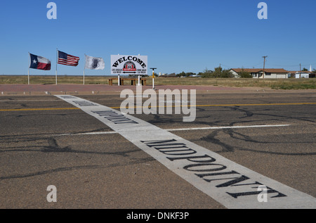 Route 66 Mittelpunkt, Adrian, Texas - auf halber Strecke zwischen Chicago und Los Angeles - 1139 Meilen in jede Richtung Stockfoto