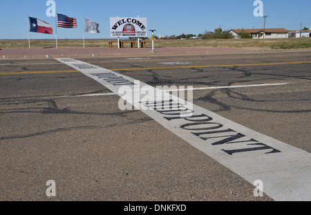 Route 66 Mittelpunkt, Adrian, Texas - auf halber Strecke zwischen Chicago und Los Angeles - 1139 Meilen in jede Richtung Stockfoto