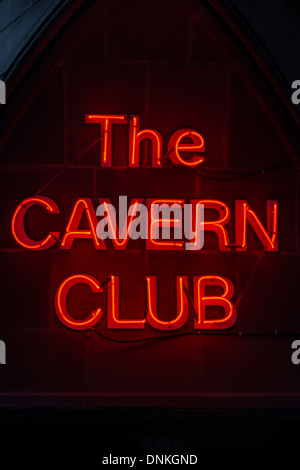 Neon-Schild außerhalb der Cavern Club, Mathew Street, Liverpool, Merseyside, England Stockfoto