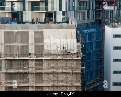 Arbeiter auf der Safran Square Entwicklung in zentralen Croydon, London Stockfoto