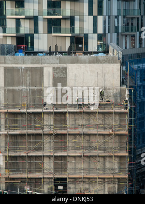 Arbeiter auf der Safran Square Entwicklung in zentralen Croydon, London Stockfoto