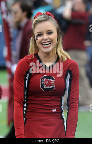 Orlando, Florida, USA. 1. Januar 2014. 1. Januar 2014: South Carolina Gamecocks Cheerleader während der Capital One Bowl zwischen Wisconsin Badgers und die South Carolina Gamecocks im Citrus Bowl in Orlando, FL. Credit: Csm/Alamy Live-Nachrichten Stockfoto