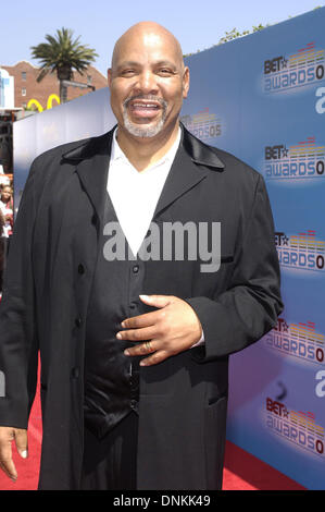 Datei-PICS: Schauspieler James Avery (27. November 1948 - 31. Dezember 2013) am bekanntesten für seine Rolle als "Philip Banks' auf dem Fernseher zeigen" Fresh Prince of Bel-Air "und die Stimme von Shredder in der ursprünglichen Fernsehserie Teenage Mutant Ninja Turtles. Avery starb in Los Angeles nach Komplikationen nach der Operation. Bild: 28. Juni 2005 - Hollywood, Kalifornien, US - Schauspieler JAMES AVERY kommt bei den 5. Annual BET Awards in der Kodak-Theater statt. (Bild Kredit: Kredit: Valerie Goodloe/Globe Photos/ZUMAPRESS.com/Alamy Live-Nachrichten) Stockfoto