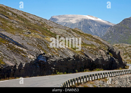 Straße in der Nähe von Berg Dalsnibba, Norwegen, Skandinavien, Nordeuropa. Stockfoto