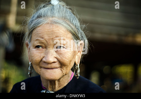 Laten Sie Stamm Frau, Pakha Dorf, Muang Sing, Laos Stockfoto