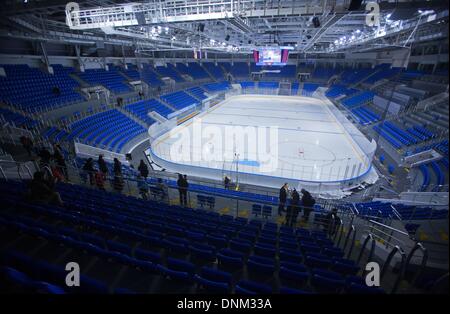 Sotschi, Russland. 19. Dezember 2013. Innenansicht der Shayba-Arena im Olympiapark in Sotschi, Russland, 19. Dezember 2013. Sotschi Gastgeber der Olympischen Winterspiele vom 07. bis 23. Februar 2014. Foto: Jens Büttner/Dpa/Alamy Live News Stockfoto