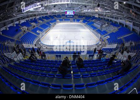 Sotschi, Russland. 19. Dezember 2013. Innenansicht der Shayba-Arena im Olympiapark in Sotschi, Russland, 19. Dezember 2013. Sotschi Gastgeber der Olympischen Winterspiele vom 07. bis 23. Februar 2014. Foto: Jens Büttner/Dpa/Alamy Live News Stockfoto