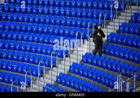 Sotschi, Russland. 19. Dezember 2013. Innenansicht der Shayba-Arena im Olympiapark in Sotschi, Russland, 19. Dezember 2013. Sotschi Gastgeber der Olympischen Winterspiele vom 07. bis 23. Februar 2014. Foto: Jens Büttner/Dpa/Alamy Live News Stockfoto