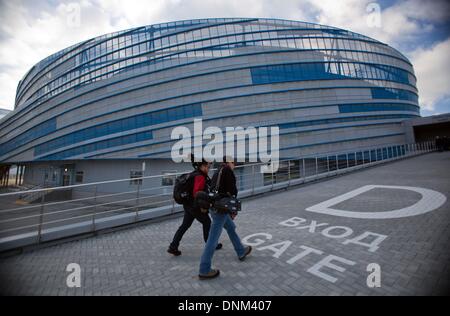 Sotschi, Russland. 19. Dezember 2013. Außenansicht der Shayba-Arena im Olympiapark in Sotschi, Russland, 19. Dezember 2013. Sotschi Gastgeber der Olympischen Winterspiele vom 07. bis 23. Februar 2014. Foto: Jens Büttner/Dpa/Alamy Live News Stockfoto