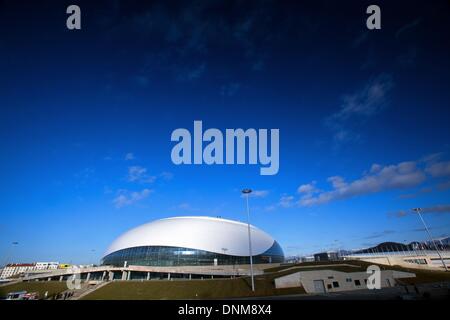 Sotschi, Russland. 19. Dezember 2013. Außenansicht des Bolschoi Ice Dome im Olympia-Park in Sotschi, Russland, 19. Dezember 2013. Sotschi Gastgeber der Olympischen Winterspiele vom 07. bis 23. Februar 2014. Foto: Jens Büttner/Dpa/Alamy Live News Stockfoto