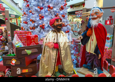 Paris, Frankreich, Weihnachtsdekorationen Figuren im Einkaufszentrum in Montreuil 'La Grande Porte' zu sehen Stockfoto