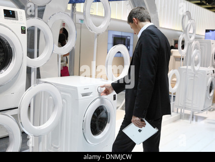 Berlin, Deutschland, Besucher am Stand von Samsung auf der IFA 2013 Stockfoto