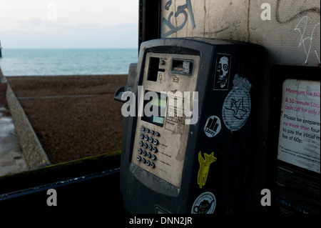 -Schaden öffentliches Telefon, Brighton beach Stockfoto