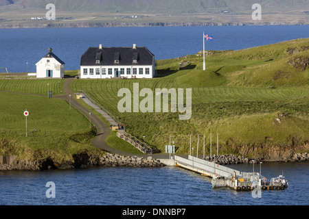 Viðeyjarstofa Restaurant und Videyjarkirkja Kirche auf Videy Insel sind einige der ältesten Gebäude Islands. Reykjavik, Island. Stockfoto