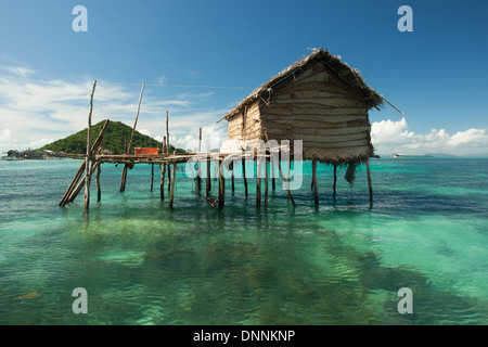 Gypsy Haus gebaut mit Mangrovenholz und Palm verlässt Stockfoto