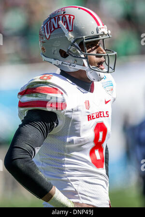 Dallas, Texas, USA. 1. Januar 2014:. UNLV Rebels quarterback Caleb Herring (8) in action.during 2014-Herz von Dallas Schüssel-Football-Spiel zwischen der Universität Las Vegas Nevada Rebellen und der North Texas bedeuten Green Eagles Cotton Bowl Stadium in Dallas, Texas. Bildnachweis: Cal Sport Media/Alamy Live-Nachrichten Stockfoto