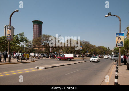 Kreuzung der Stadt Halle Weg und Taifa Road im Zentrum von Nairobi Kenia die Kenyatta Konferenzzentrum Turm ist links von der Mitte Stockfoto