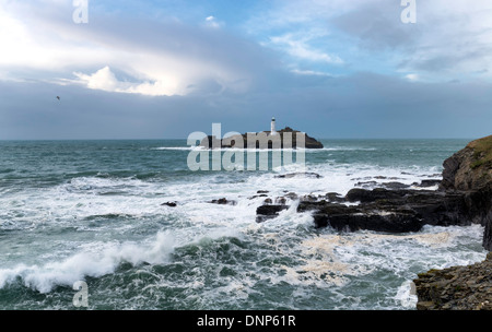 Godrevy Insel und ihr Leuchtturm vor der Küste in St Ives in Cornwall Stockfoto