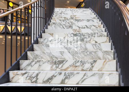 Art-Deco-Marmortreppe Stockfoto
