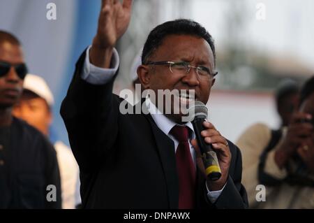 Antananarivo. 3. Januar 2014. Die Datei Foto am 23. Oktober 2013 zeigt Madagascarian Präsidentschaftskandidat Hery Rajaonarimampianina Redebeitrag in Antananarivo, der Hauptstadt Madagaskars. Hery Rajaonarimampianina gewann den 20 Dezember Präsidentschaftswahlen in Madagaskar, den Indischen Ozean-Insel-Staat Wahlkommission erklärte am Freitag. Bildnachweis: He Xianfeng/Xinhua/Alamy Live-Nachrichten Stockfoto