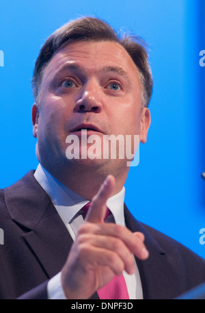 Ed Kugeln-Schatten der Schatzkanzler Arbeits-Wartungstafel für Morley und Outwood anlässlich der Labour-Partei-Konferenz Stockfoto