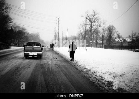 Bloomington, Indiana, USA. 1. Januar 2014. Indianapolis Wintertag. Eisige Temperaturen und Schnee Decke Indiana mit Subzero Temperaturen und mehr Schnee über das Wochenende erwartet. Bildnachweis: Jeremy Hogan/Alamy Live-Nachrichten Stockfoto