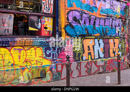 Paris Street Art - Rue Dénoyez Belleville graffiti Stockfoto