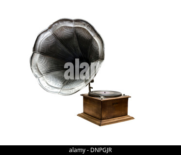 Retro-altes Grammophon mit Horn-Lautsprecher für die Wiedergabe von Musik über Platten isoliert auf weiss Stockfoto