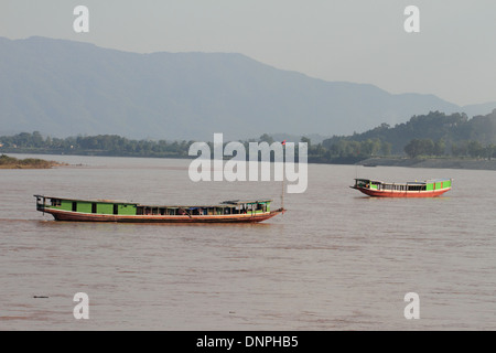 Fracht Boote am Mekong bei Chiang Sean Stockfoto