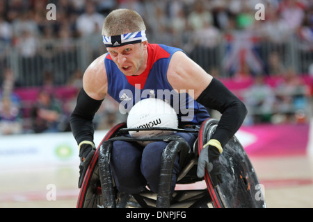 Aaron Phipps GB v Japan in den Rollstuhl-Rugby (Pool Phase Gruppe A) in der Basketballarena bei den Paralympics London 2012 Stockfoto