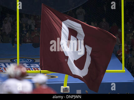 New Orleans, Louisiana, USA. 3. Januar 2014. 2. Januar 2014: Oklahoma Flagge während der NCAA Football Spiel Action zwischen den Oklahoma Sooners und der Alabama Crimson Tide im Mercedes-Benz Superdome in New Orleans, Louisiana. Oklahoma besiegte Alabama 45-31. Bildnachweis: Csm/Alamy Live-Nachrichten Stockfoto