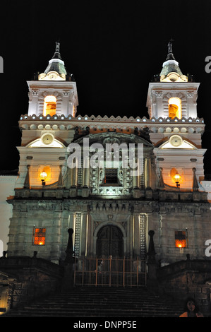 Kirche und Kloster St. Francis in der Nacht, Stadt von Quito, Hauptstadt von Ecuador Stockfoto