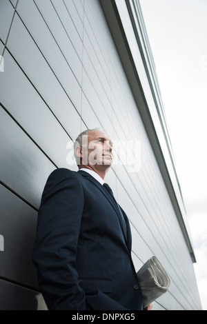 Porträt der Geschäftsmann im Freien, Mannheim, Baden-Württemberg, Deutschland Stockfoto