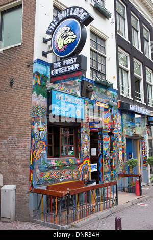 Die Bulldog-Coffee-Shop in die Rotlichtviertel von Amsterdam, die Niederlande. Stockfoto