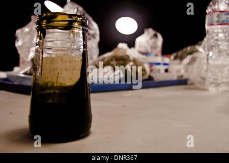 North San Juan Area, Kalifornien, USA. 12. November 2013. Das dunkle Öl ist reiner konzentrierter Form von Cannabis extrahiert in zahlreiche verschiedene Möglichkeiten. Jamie Forde/NurPhoto/ZUMAPRESS.com/Alamy © Live-Nachrichten Stockfoto