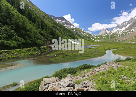 See Combal. Val Veny. Alpine Landschaft, Monte Bianco Bergmassiv. Valle d'Aosta. Italienische Alpen. Stockfoto