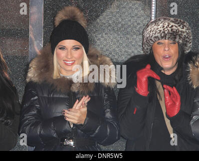 Borehamwood, Hertfordshire, UK. 3. Januar 2014. Billie Faiers nachts Kanal 5 Celebrity großen Bruder Start Elstree Studios, Borehamwood, Hertfordshire - Credit: KEITH MAYHEW/Alamy Live-Nachrichten Stockfoto