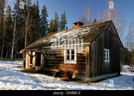 Altes Haus im Schnee Stockfoto