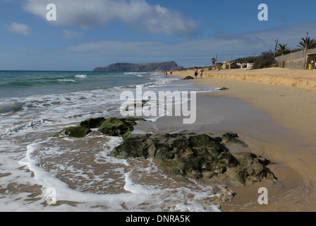 Der berühmte Strand auf der atlantischen Insel Porto Santo in der Nähe von Madeira Stockfoto