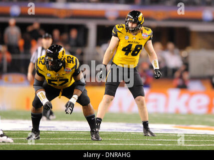 Arlington, TX, USA. 3. Januar 2014. Missouri Tigers Linebacker Andrew Wilson #48 während der 78. jährliche AT&T Cotton Bowl klassische Bowl-Spiel zwischen der Oklahoma State University Cowboys und den Missouri Tigers im AT&T Stadium in Arlington, TX Credit: Cal Sport Media/Alamy Live News Stockfoto