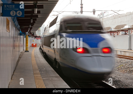 KTX (Korea Train eXpress) Bahnhof - Südkorea Stockfoto