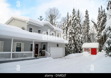 Haus im winter Stockfoto