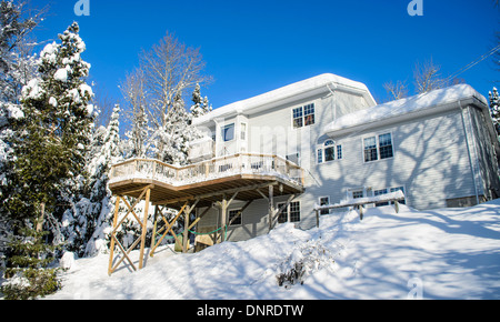 Haus im winter Stockfoto