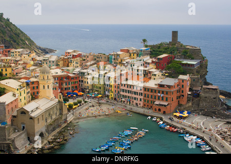 Vernazza, einer der fünf Dörfer der Cinque Terre, Italien. Stockfoto