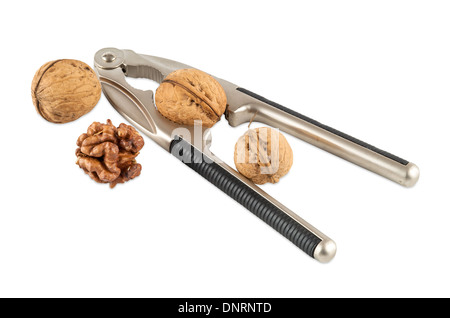 Walnüsse mit Nussknacker isoliert auf weißem Hintergrund mit Beschneidungspfad Stockfoto